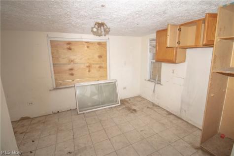 12707 Harvard Avenue Cleveland OH 44105