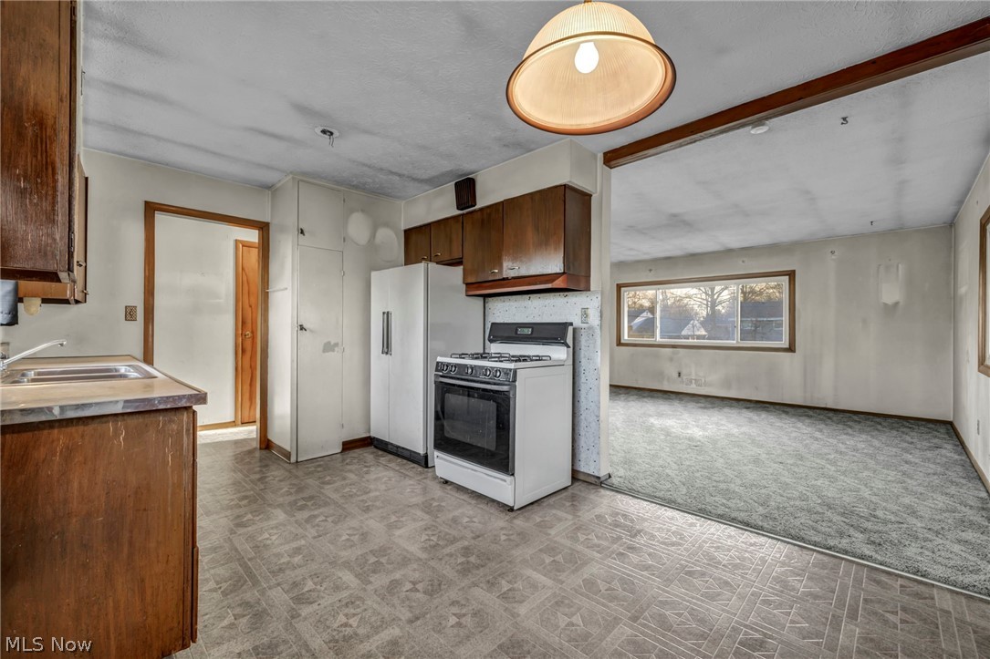 5873 Doxmere Drive Parma Heights OH 44130