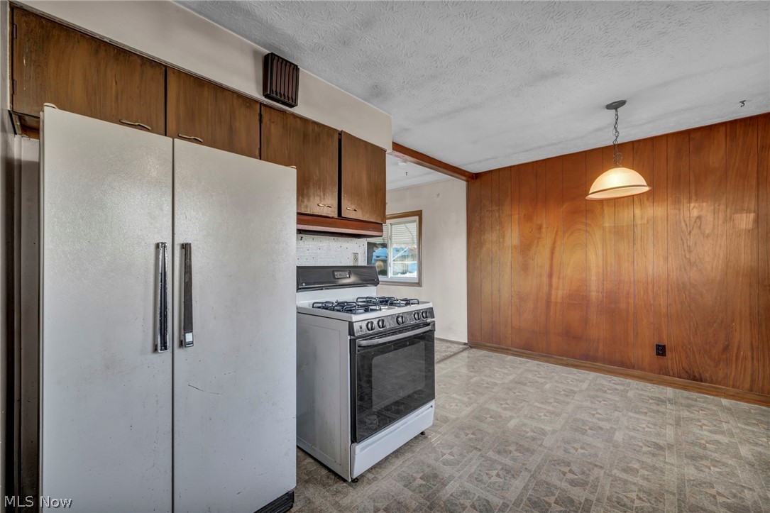 5873 Doxmere Drive Parma Heights OH 44130