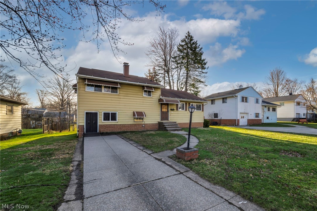 5873 Doxmere Drive Parma Heights OH 44130