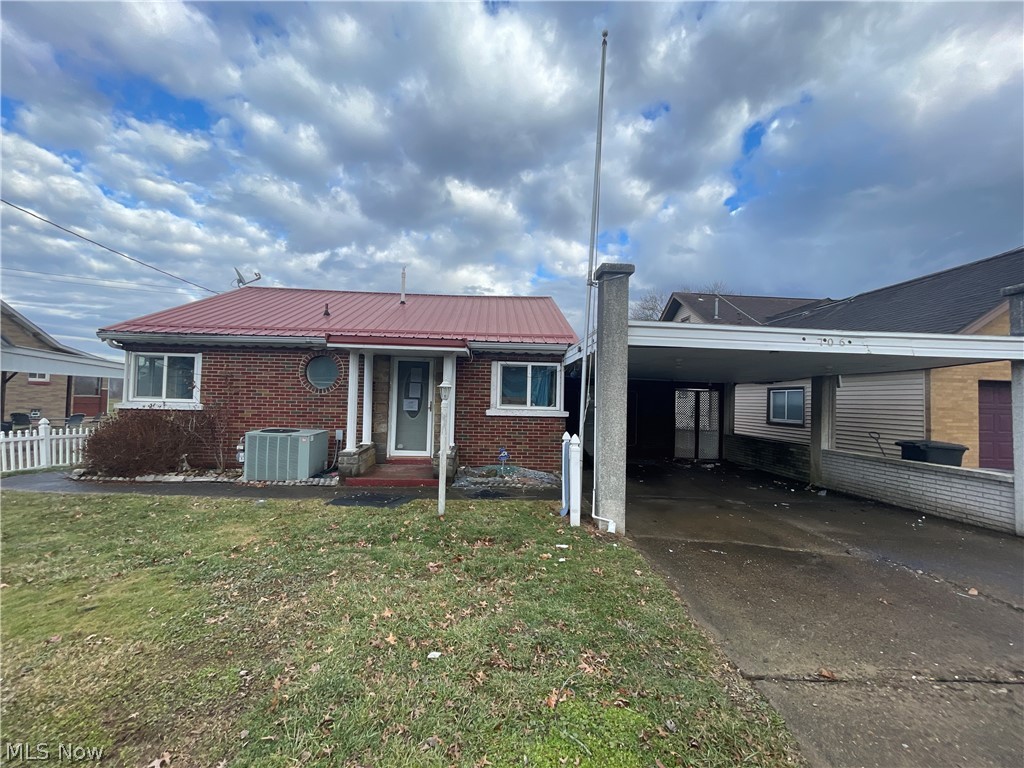 706 Vine Street Tiltonsville OH 43963