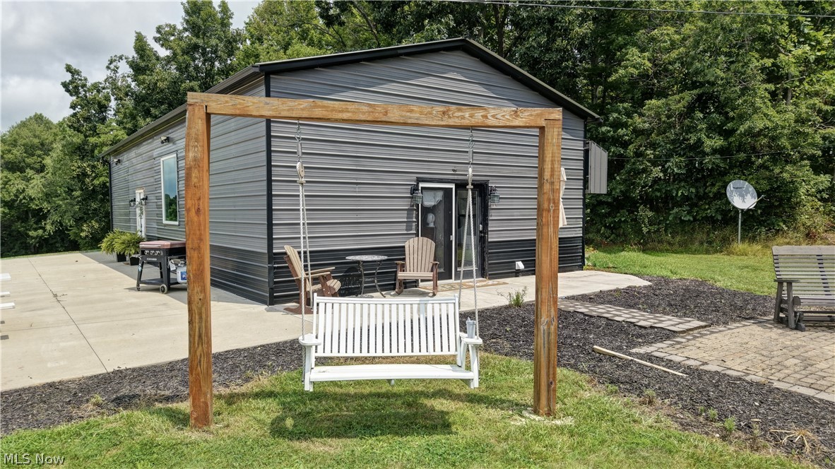 7290 Crane Road SW Sherrodsville OH 44675