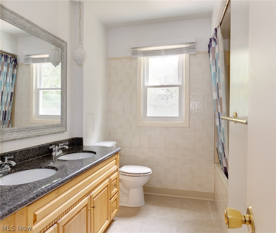 2758 Olentangy Drive Akron OH 44333