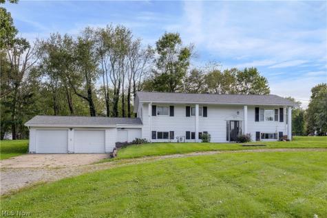 6410 Westmore Street Louisville OH 44641
