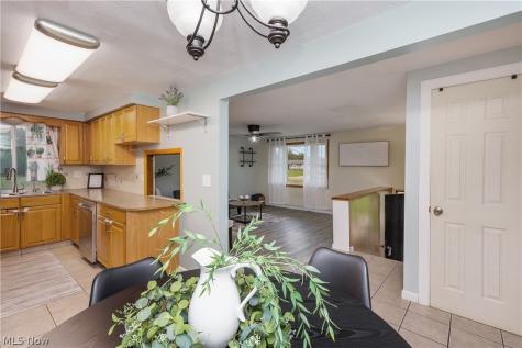 6410 Westmore Street Louisville OH 44641