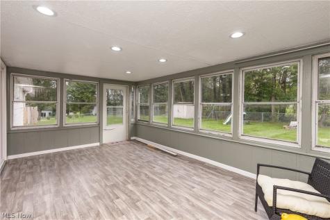 6410 Westmore Street Louisville OH 44641