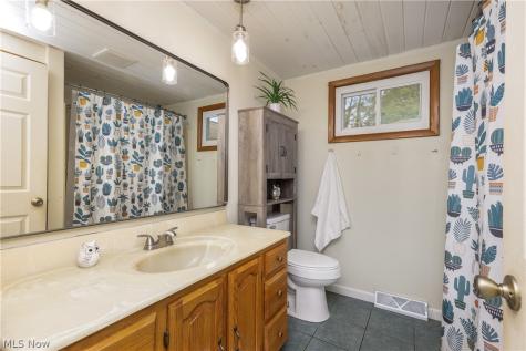 6410 Westmore Street Louisville OH 44641