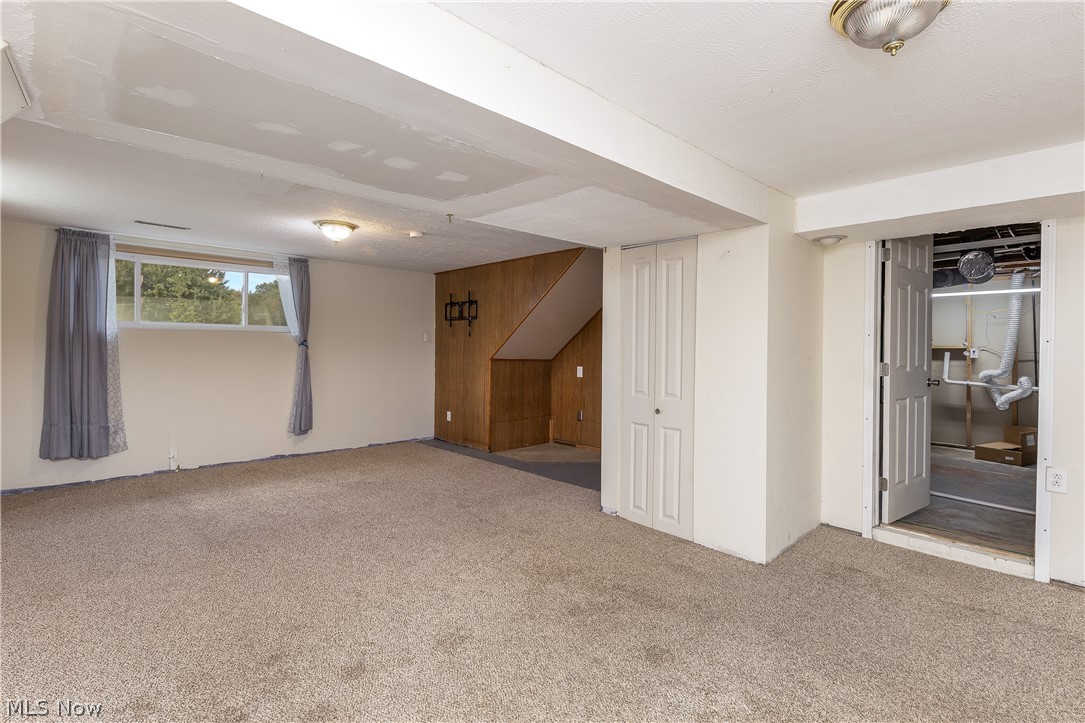 6410 Westmore Street Louisville OH 44641
