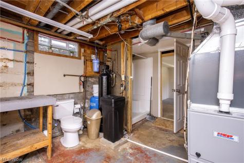 6410 Westmore Street Louisville OH 44641