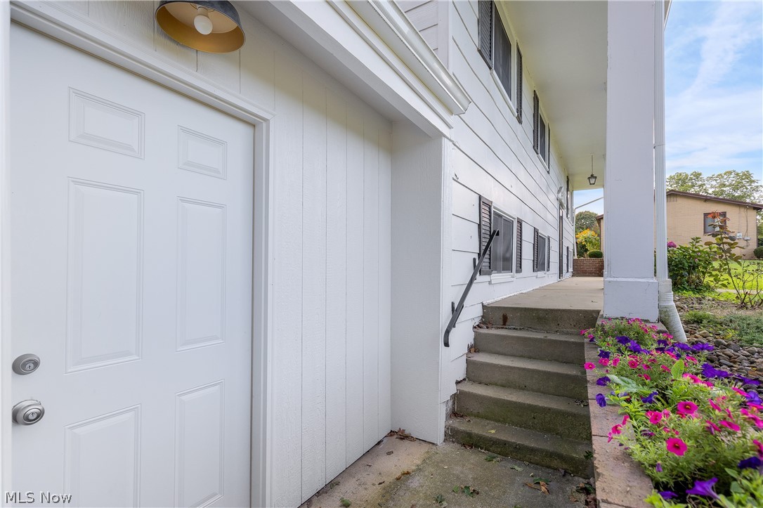 6410 Westmore Street Louisville OH 44641
