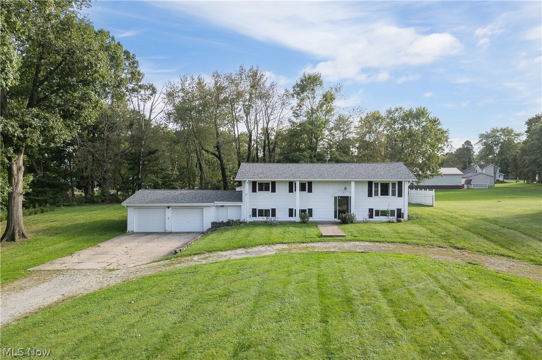 6410 Westmore Street Louisville OH 44641