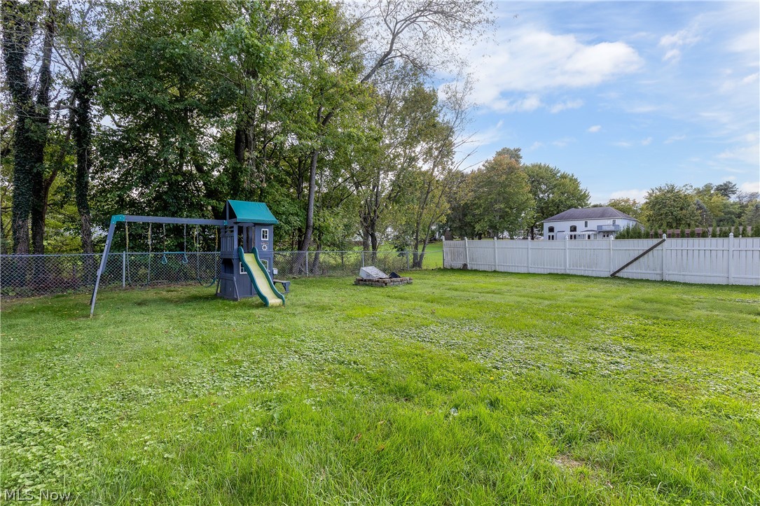 6410 Westmore Street Louisville OH 44641