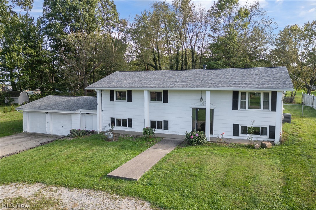 6410 Westmore Street Louisville OH 44641