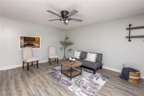 6410 Westmore Street Louisville OH 44641