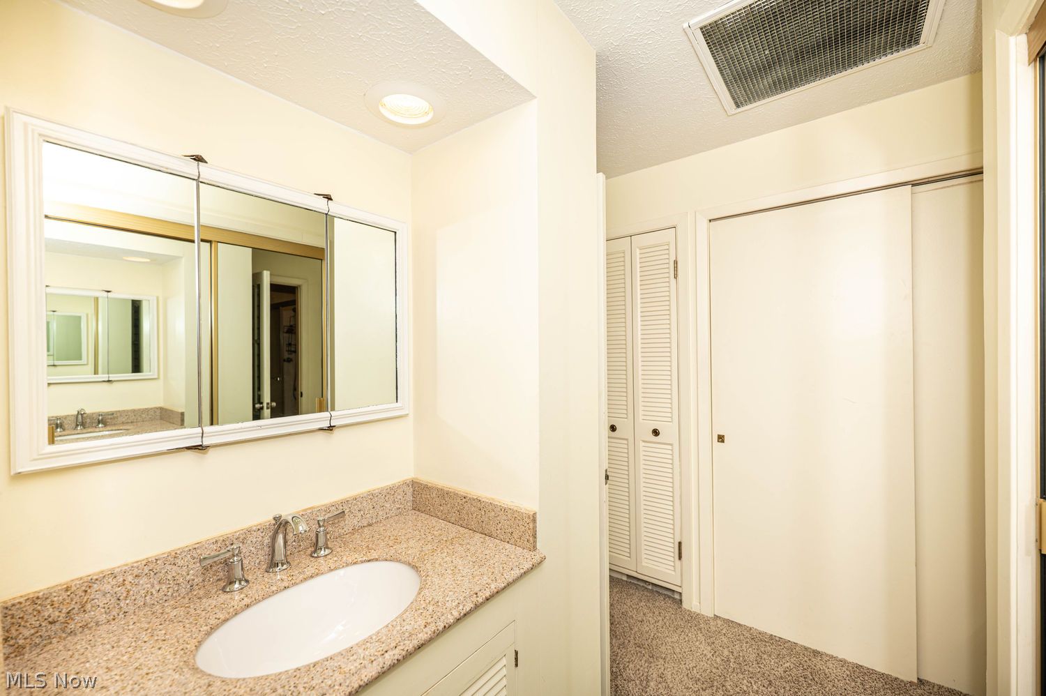 729 Kenwood Drive Mayfield Village OH 44040