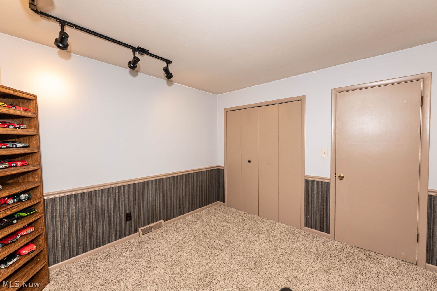 729 Kenwood Drive Mayfield Village OH 44040