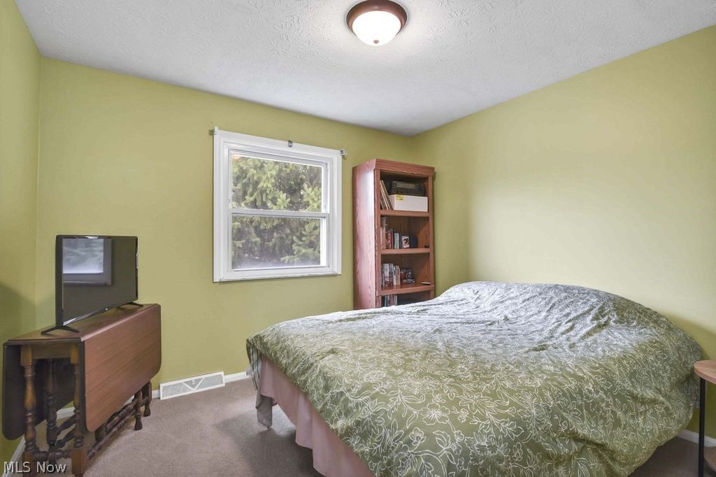 5782 Holland Drive Hudson OH 44236