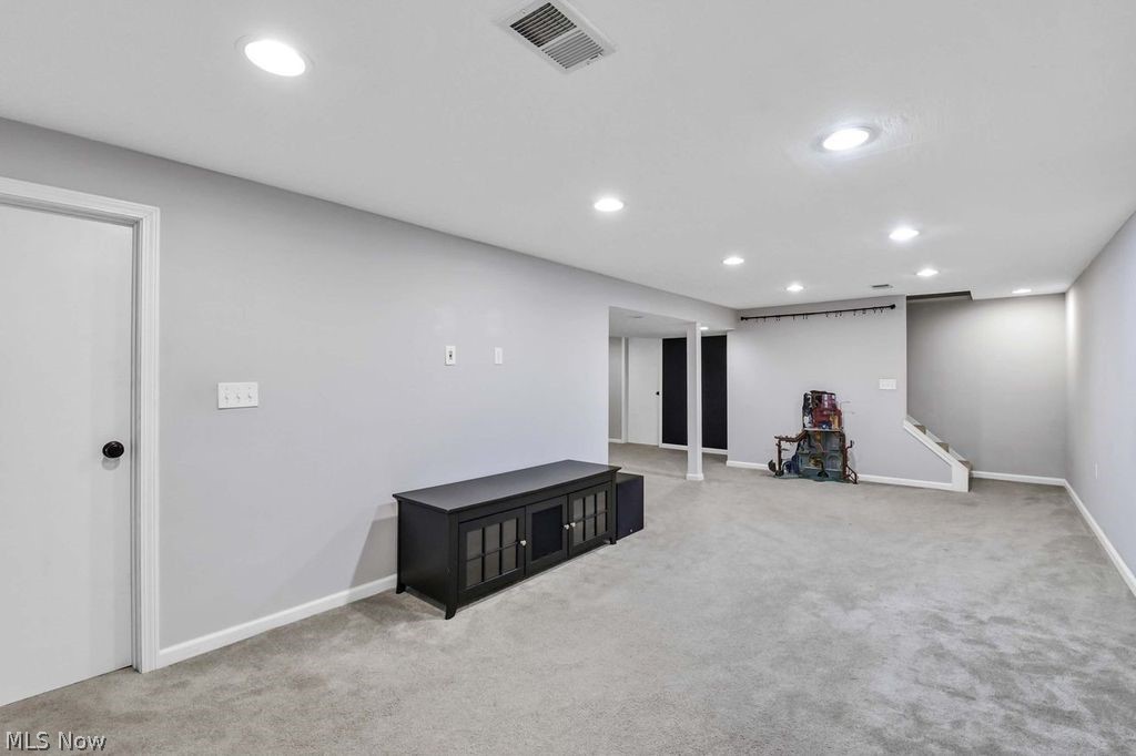 5782 Holland Drive Hudson OH 44236