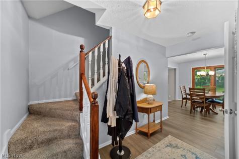 376 Creekside Drive Avon Lake OH 44012