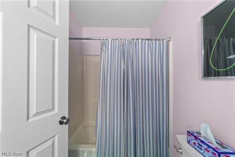 376 Creekside Drive Avon Lake OH 44012