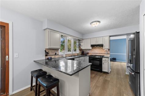 376 Creekside Drive Avon Lake OH 44012