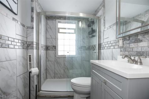 4075 E 147th Street Cleveland OH 44128