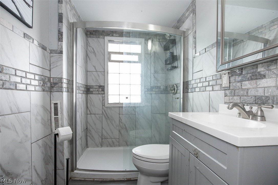 4075 E 147th Street Cleveland OH 44128