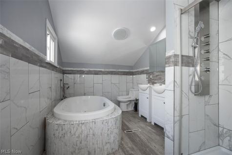 4075 E 147th Street Cleveland OH 44128