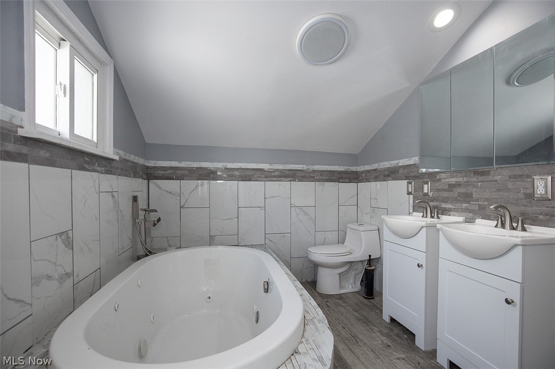 4075 E 147th Street Cleveland OH 44128