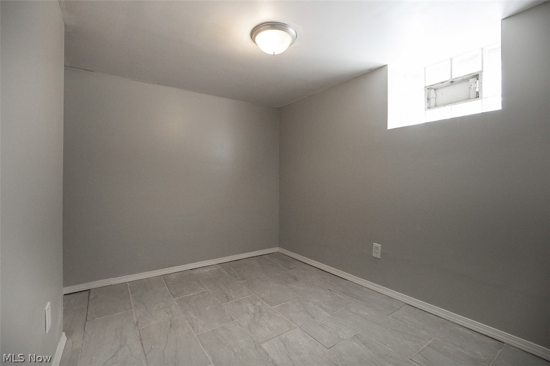 4075 E 147th Street Cleveland OH 44128