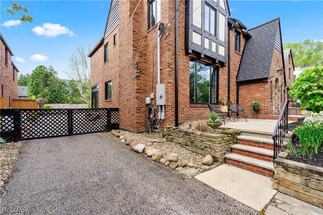 710 Mentor Road Akron OH 44303