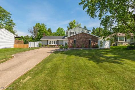 3693 Bramblewood Drive Brunswick OH 44212