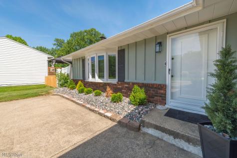 3693 Bramblewood Drive Brunswick OH 44212