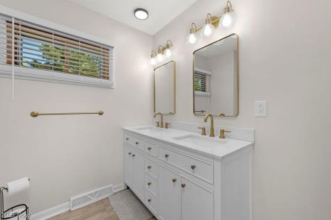 3693 Bramblewood Drive Brunswick OH 44212