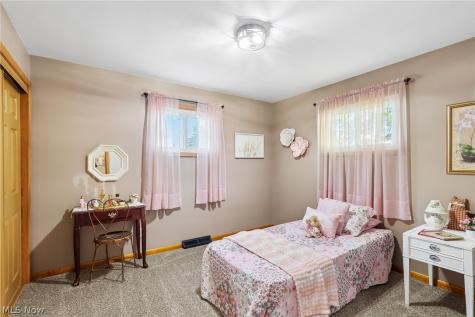 1657 Woodhurst Avenue Mayfield Heights OH 44124