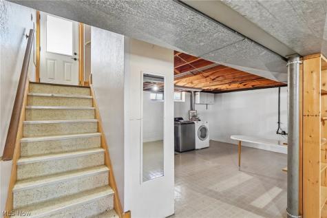 1657 Woodhurst Avenue Mayfield Heights OH 44124