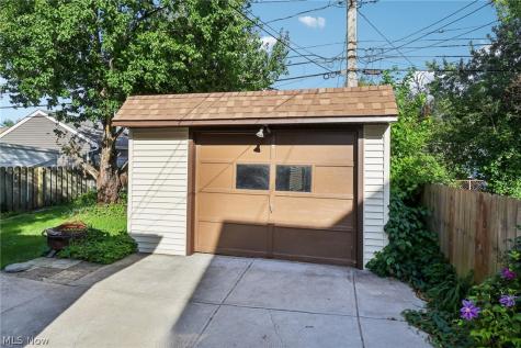 1657 Woodhurst Avenue Mayfield Heights OH 44124