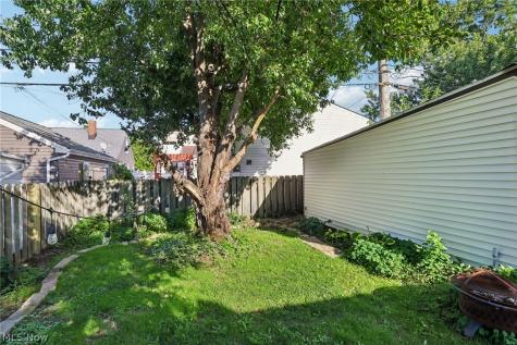 1657 Woodhurst Avenue Mayfield Heights OH 44124