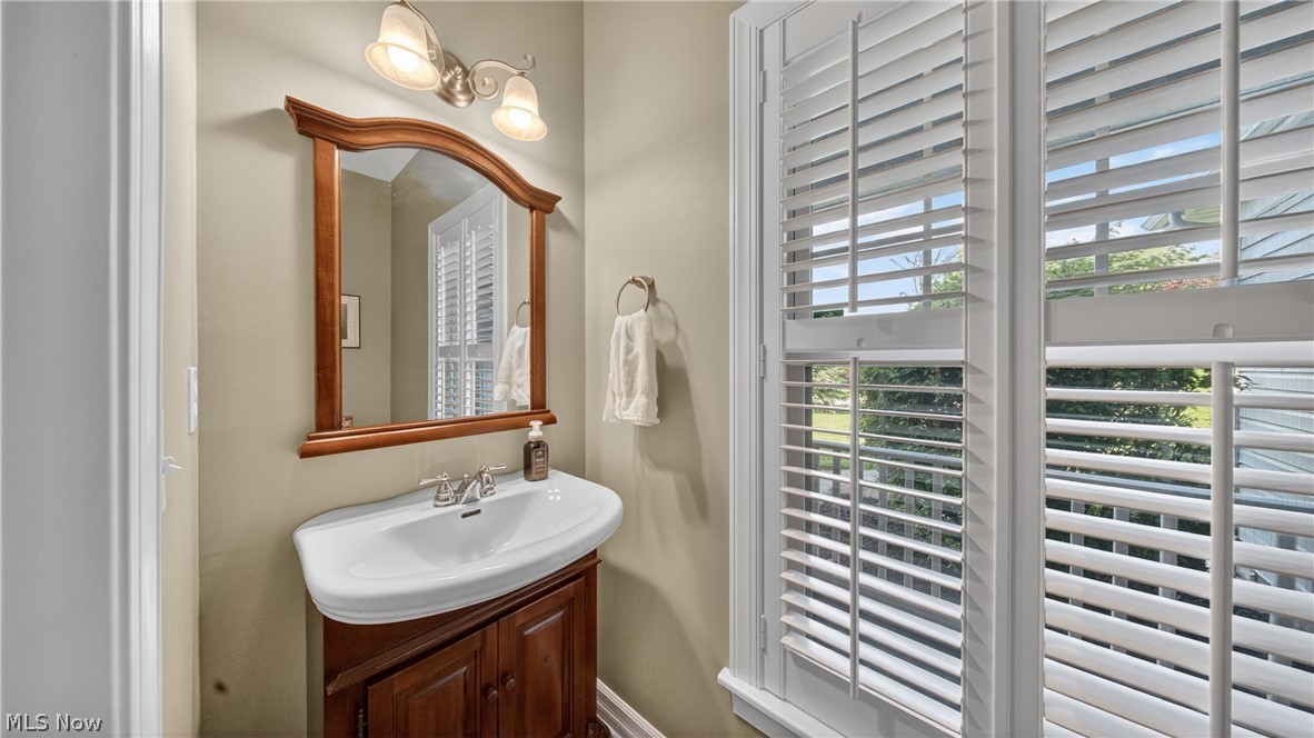 103 Walden Ridge Drive Hinckley OH 44233