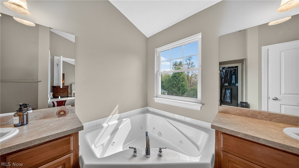 103 Walden Ridge Drive Hinckley OH 44233