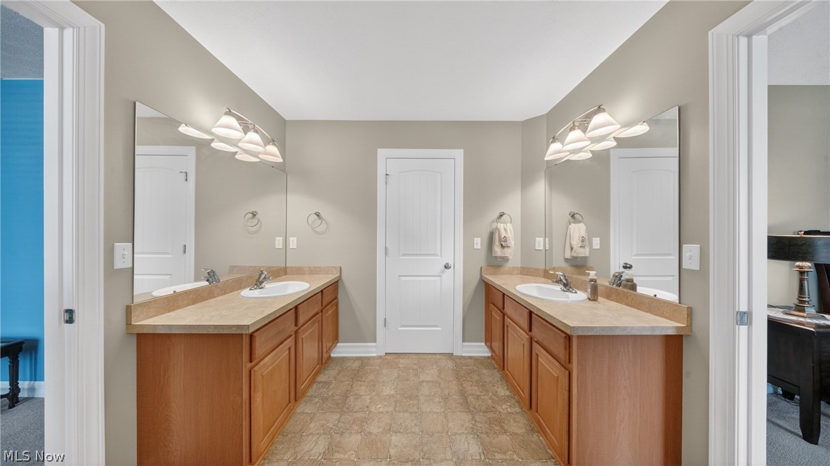 103 Walden Ridge Drive Hinckley OH 44233