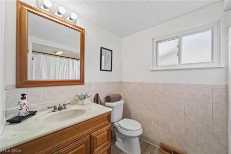 4262 W 181st Street Cleveland OH 44135