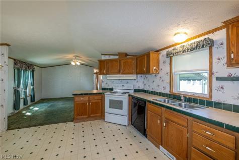 9 Overland Drive Olmsted Twp OH 44138