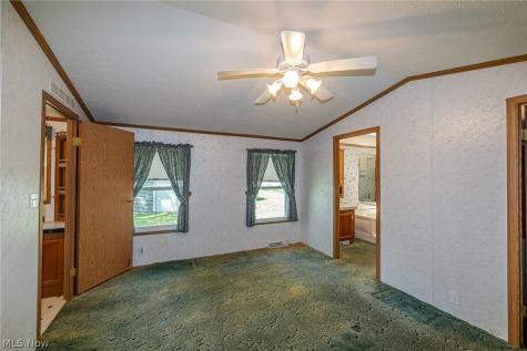 9 Overland Drive Olmsted Twp OH 44138