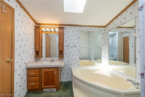 9 Overland Drive Olmsted Twp OH 44138