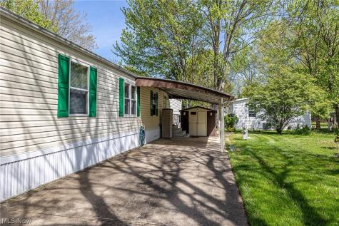 9 Overland Drive Olmsted Twp OH 44138