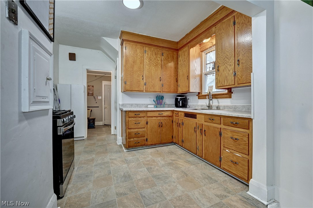 710 Roslyn Avenue SW Canton OH 44710