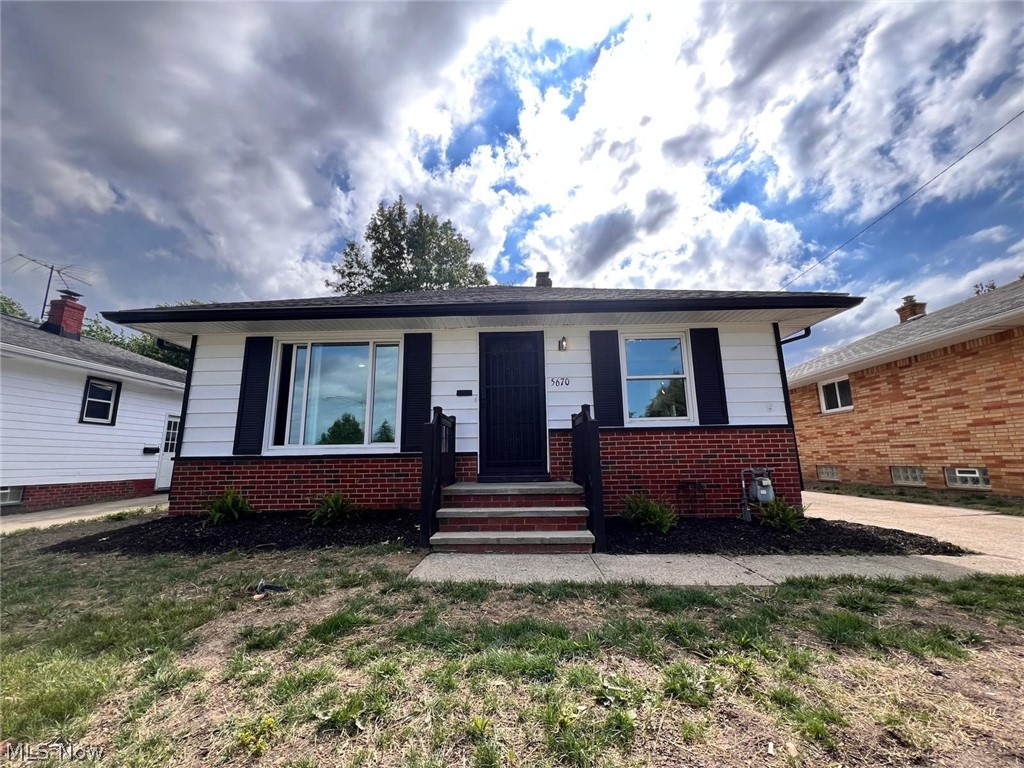 5670 Cumberland Drive Garfield Heights OH 44125