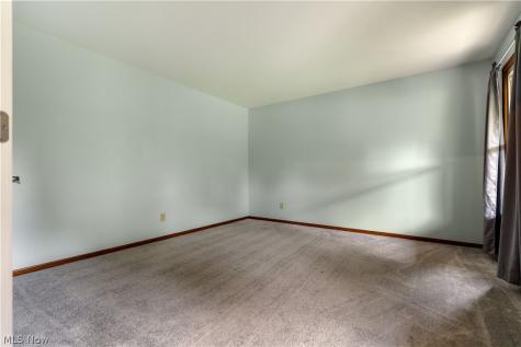 7284 Sugarwood Road NE Canton OH 44721