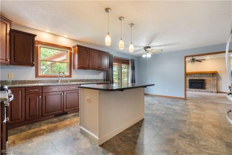 7284 Sugarwood Road NE Canton OH 44721